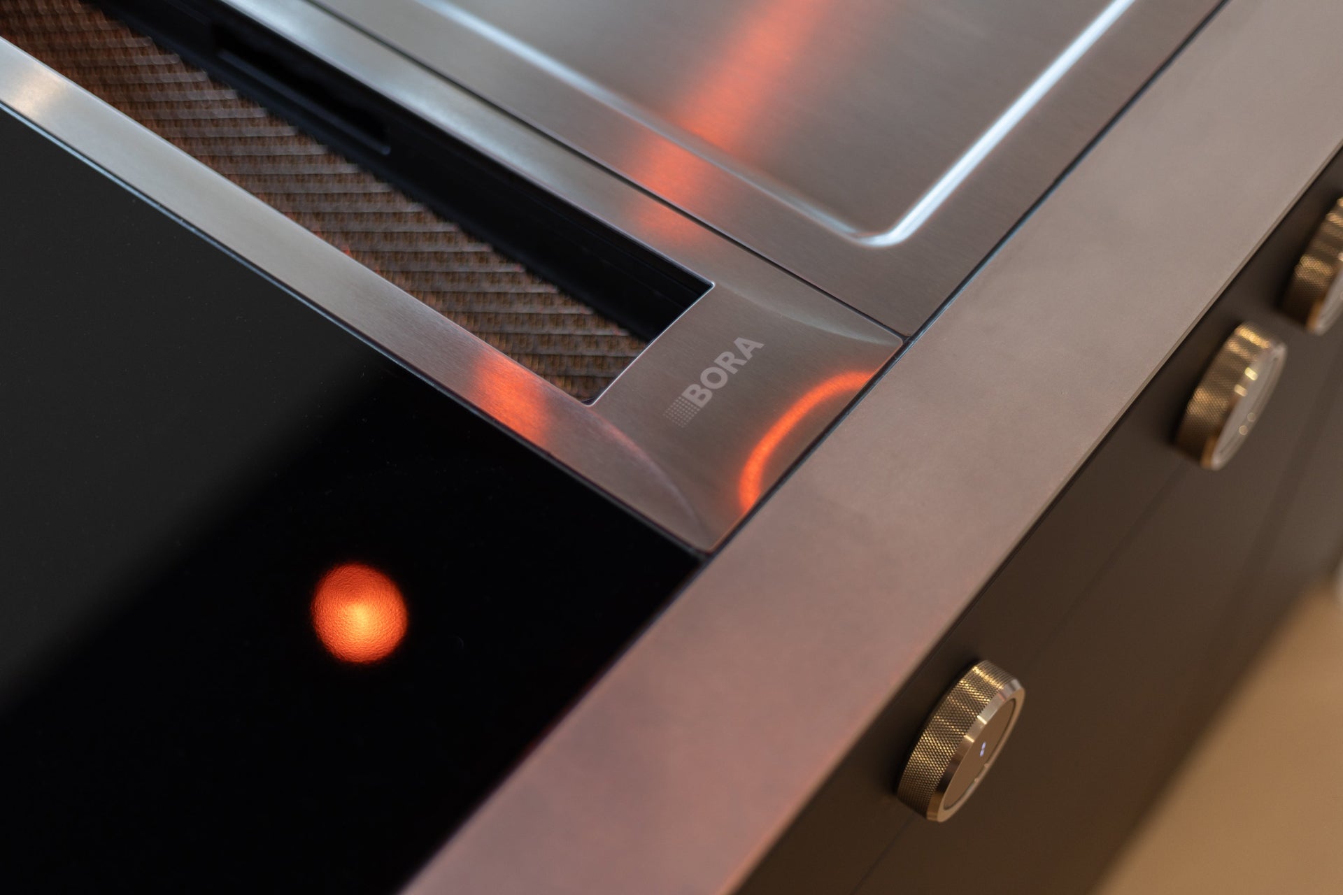 Eleganz in Grau & Holz